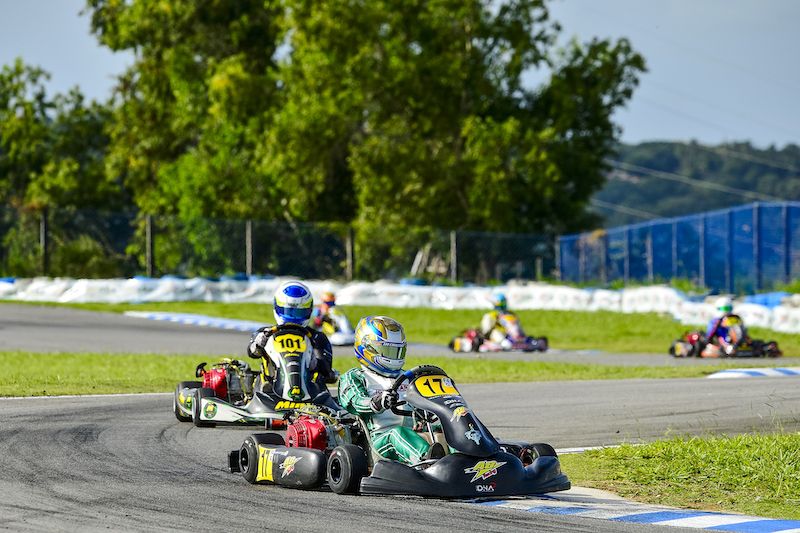 Catarinense Léo Cavalcanti dá show de ultrapassagens, escala pelotão e é vice-campeão da F4 Graduados na 25ª edição da Copa Brasil de Kart